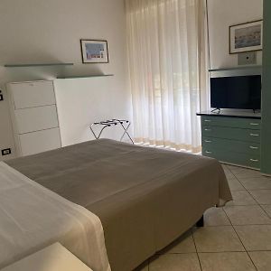 Hotel Ambassador